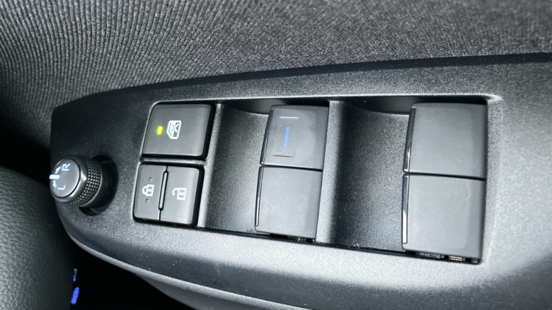 Toyota Yaris 1.5 Hybrid Design 5dr CVT Hybrid Hatchback